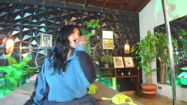 karla 999 online show from March 18, 1:32 am