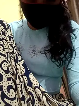 Snapshot of sneha_77 chatting on February 11, 11:54 am sneha 77 online show from February 11, 11:54 am