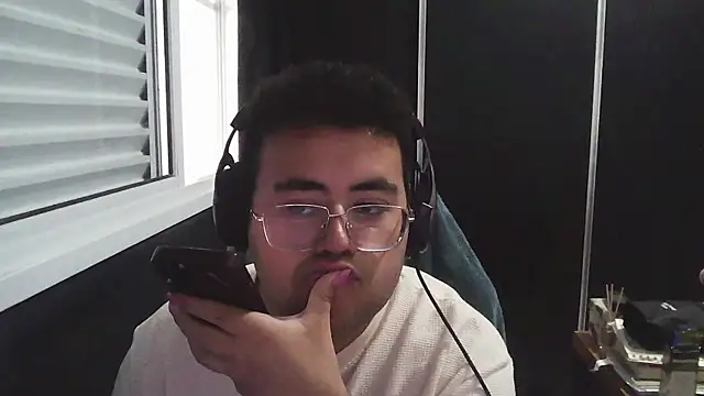 Snapshot of BabyFade chatting on December 3, 6:50 pm BabyFade online show from December 3, 6:50 pm