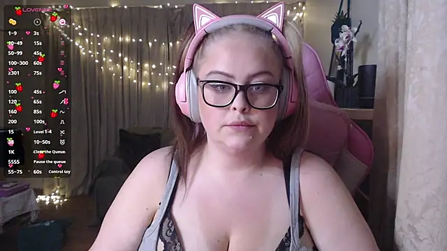 Snapshot of ChubbyBubs chatting on March 21, 11:44 am ChubbyBubs online show from March 21, 11:44 am