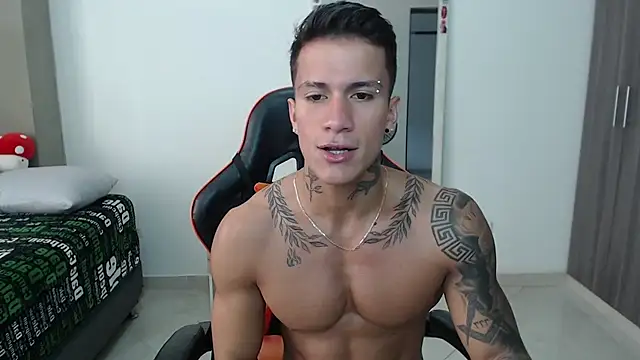 pettergrey1 online show from March 4, 4:24 pm