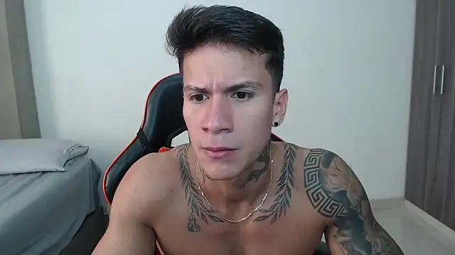 pettergrey1 online show from April 1, 1:23 pm