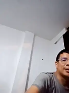 PequeArely online show from December 30, 6:20 am