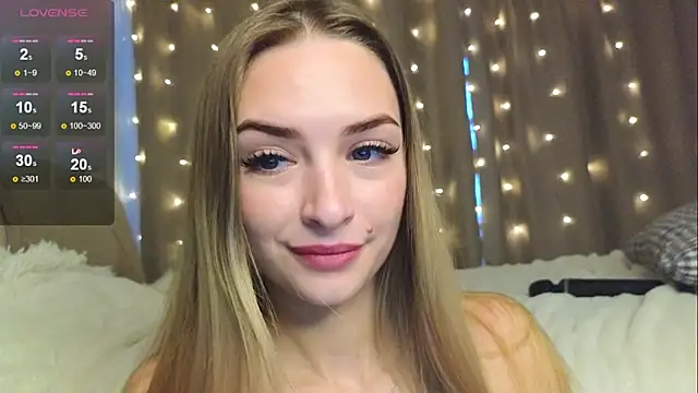Snapshot of Soft_Eva chatting on December 19, 10:02 am Soft Eva online show from December 19, 10:02 am