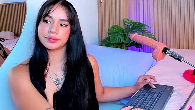 zoe rivers online show from December 5, 2:44 pm