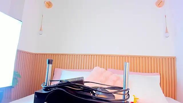 zoe rivers online show from December 19, 11:07 am