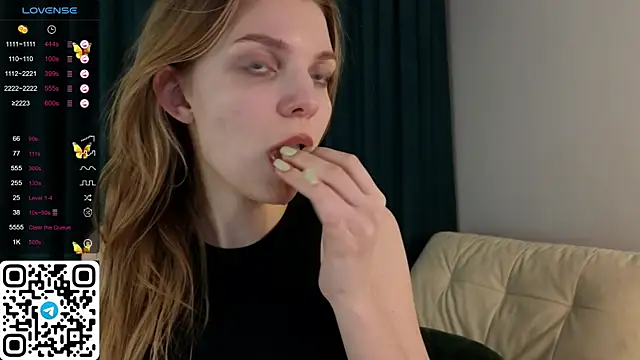 Snapshot of ElswythDecoursey chatting on January 6, 8:07 pm ElswythDecoursey online show from January 6, 8:07 pm