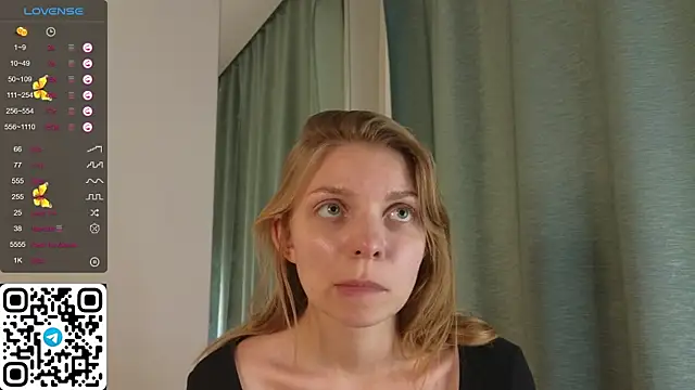 Snapshot of ElswythDecoursey chatting on February 10, 12:19 am ElswythDecoursey online show from February 10, 12:19 am