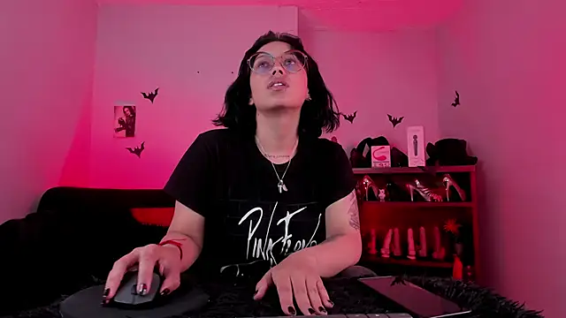 lilith-deveraux online show from November 27, 1:13 pm