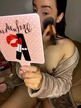 Snapshot of LianaRivera chatting on December 2, 9:45 am LianaRivera online show from December 2, 9:45 am