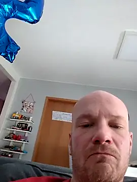 Snapshot of ChV83 chatting on February 19, 12:22 pm ChV83 online show from February 19, 12:22 pm