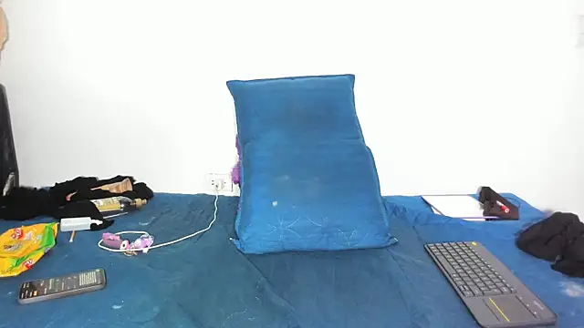 Arantza Hill online show from December 1, 8:30 am