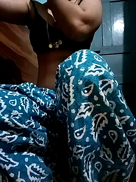 Snapshot of gunjan22 chatting on December 27, 4:10 pm gunjan22 online show from December 27, 4:10 pm