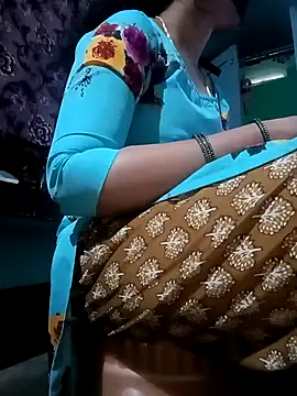 Snapshot of gunjan22 chatting on December 31, 8:59 am gunjan22 online show from December 31, 8:59 am