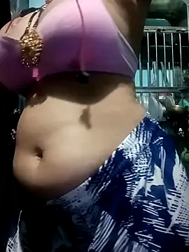 Snapshot of gunjan22 chatting on December 23, 10:46 am gunjan22 online show from December 23, 10:46 am