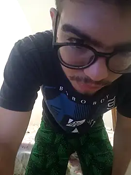 Snapshot of Edwardsky000 chatting on December 4, 5:11 pm Edwardsky000 online show from December 4, 5:11 pm