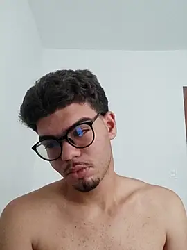 Snapshot of Edwardsky000 chatting on October 19, 10:16 am Edwardsky000 online show from October 19, 10:16 am