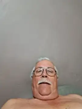 Snapshot of NawtyB1965 chatting on April 17, 4:04 am NawtyB1965 online show from April 17, 4:04 am
