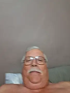 Snapshot of NawtyB1965 chatting on April 28, 3:44 am NawtyB1965 online show from April 28, 3:44 am