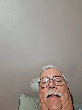 Snapshot of NawtyB1965 chatting on May 1, 4:28 am NawtyB1965 online show from May 1, 4:28 am