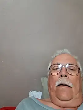 Snapshot of NawtyB1965 chatting on May 7, 3:45 am NawtyB1965 online show from May 7, 3:45 am