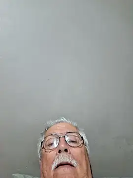 Snapshot of NawtyB1965 chatting on May 15, 4:08 am NawtyB1965 online show from May 15, 4:08 am