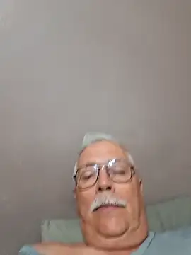 Snapshot of NawtyB1965 chatting on May 23, 5:12 am NawtyB1965 online show from May 23, 5:12 am