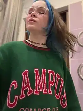 Snapshot of MaddisonHaas chatting on December 7, 10:50 pm MaddisonHaas online show from December 7, 10:50 pm