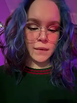 Snapshot of MaddisonHaas chatting on December 13, 9:41 pm MaddisonHaas online show from December 13, 9:41 pm
