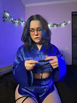 Snapshot of MaddisonHaas chatting on December 21, 7:06 pm MaddisonHaas online show from December 21, 7:06 pm