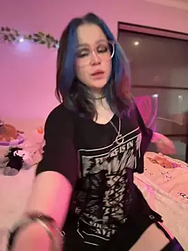 Snapshot of MaddisonHaas chatting on February 4, 3:33 am MaddisonHaas online show from February 4, 3:33 am
