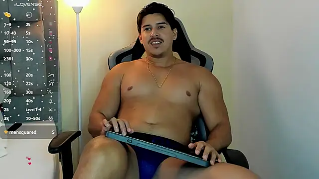 Snapshot of victor_vixen chatting on April 29, 8:15 pm victor vixen online show from April 29, 8:15 pm