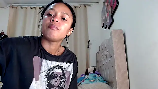 Snapshot of Samary_thomas chatting on February 15, 1:21 am Samary thomas online show from February 15, 1:21 am