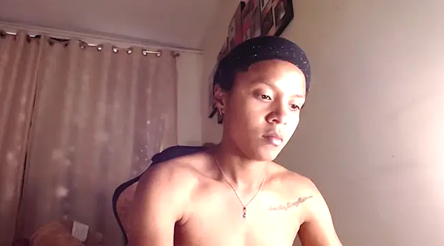 Snapshot of Samary_thomas chatting on March 19, 9:27 pm Samary thomas online show from March 19, 9:27 pm