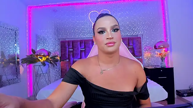 Snapshot of KylieVictoria chatting on October 10, 4:55 am KylieVictoria online show from October 10, 4:55 am