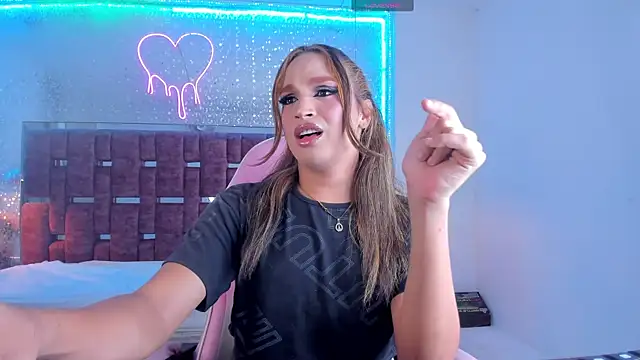 KylieVictoria online show from November 4, 5:28 am