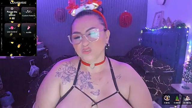 Snapshot of Ivonnee__ chatting on December 18, 7:15 am Ivonnee   online show from December 18, 7:15 am