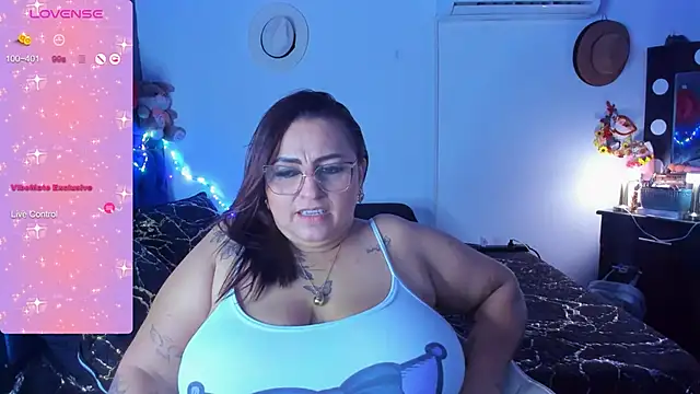 Snapshot of Ivonnee__ chatting on January 18, 5:31 am Ivonnee   online show from January 18, 5:31 am