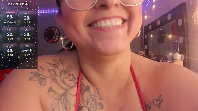 Snapshot of Ivonnee__ chatting on February 28, 7:37 am Ivonnee   online show from February 28, 7:37 am