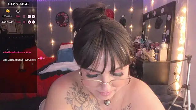 Snapshot of Ivonnee__ chatting on March 11, 7:37 am Ivonnee   online show from March 11, 7:37 am