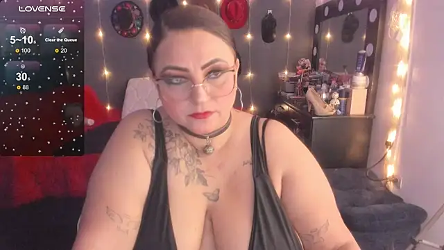 Snapshot of Ivonnee__ chatting on March 14, 1:48 am Ivonnee   online show from March 14, 1:48 am