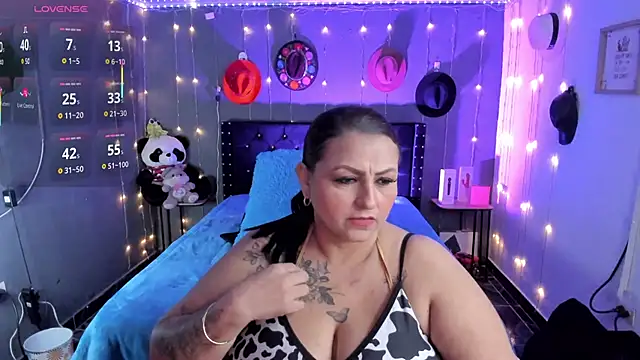 Ivonnee   online show from November 30, 12:03 am