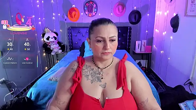 Ivonnee   online show from December 4, 4:00 am