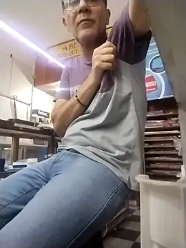 Snapshot of barboza991 chatting on February 2, 6:50 pm barboza991 online show from February 2, 6:50 pm