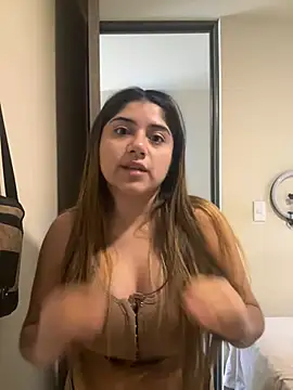 Snapshot of karlynoguez chatting on February 6, 6:02 pm karlynoguez online show from February 6, 6:02 pm