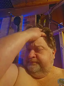 Snapshot of alienbunny chatting on December 3, 4:31 am alienbunny online show from December 3, 4:31 am