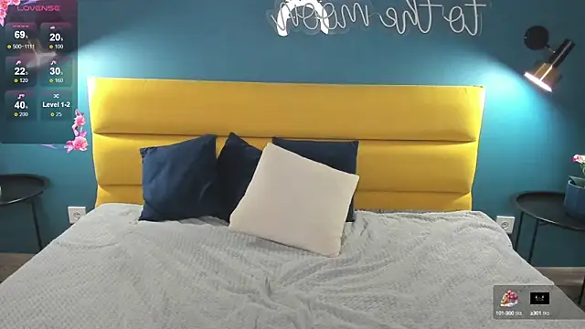 Snapshot of KetrinWhite chatting on October 2, 1:34 am KetrinWhite online show from October 2, 1:34 am