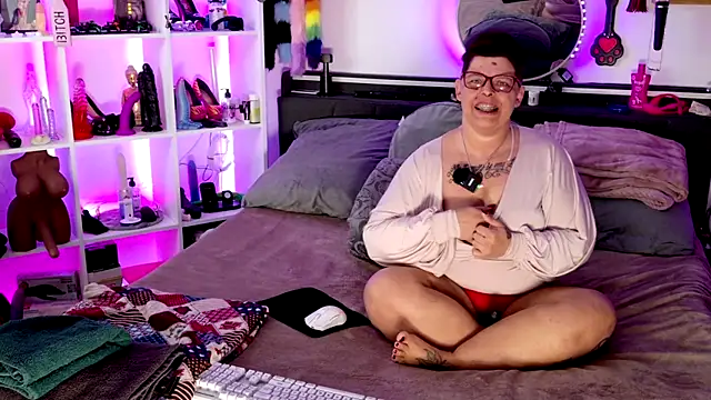 SunshineLexi online show from February 15, 8:24 am