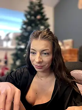 Mia Ethan online show from December 6, 11:11 am