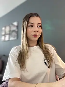 Mia Ethan online show from May 7, 7:25 am